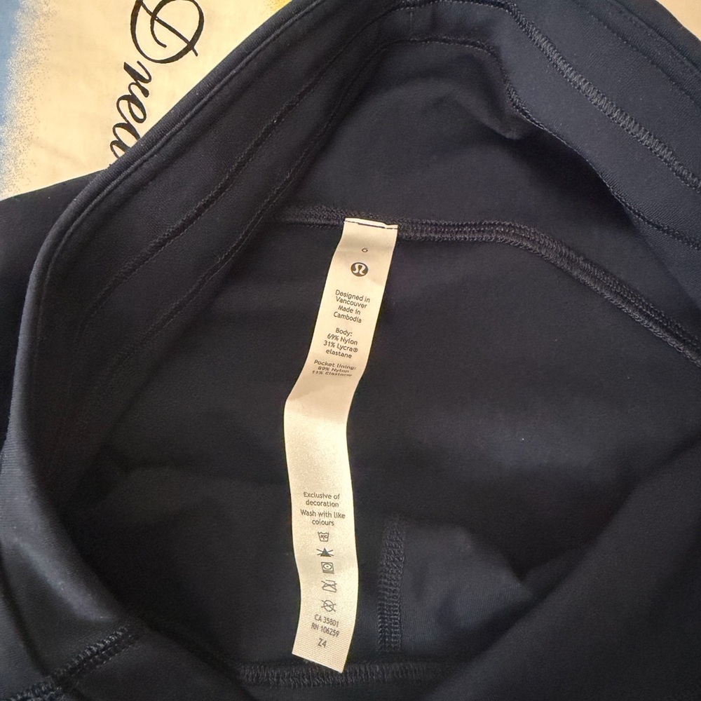 Lululemon Limited Edition Swift Speed High Rise Shorts 8 inches Size 6 Navy - Picture 8 of 12